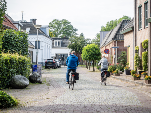 Op de pedalen tijdens de Midzomer fiets4daagse Diepenheim