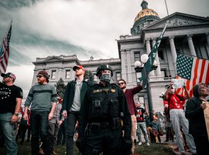 Met nieuwe aanklacht tegen Trump wordt democratie Amerika weer getest