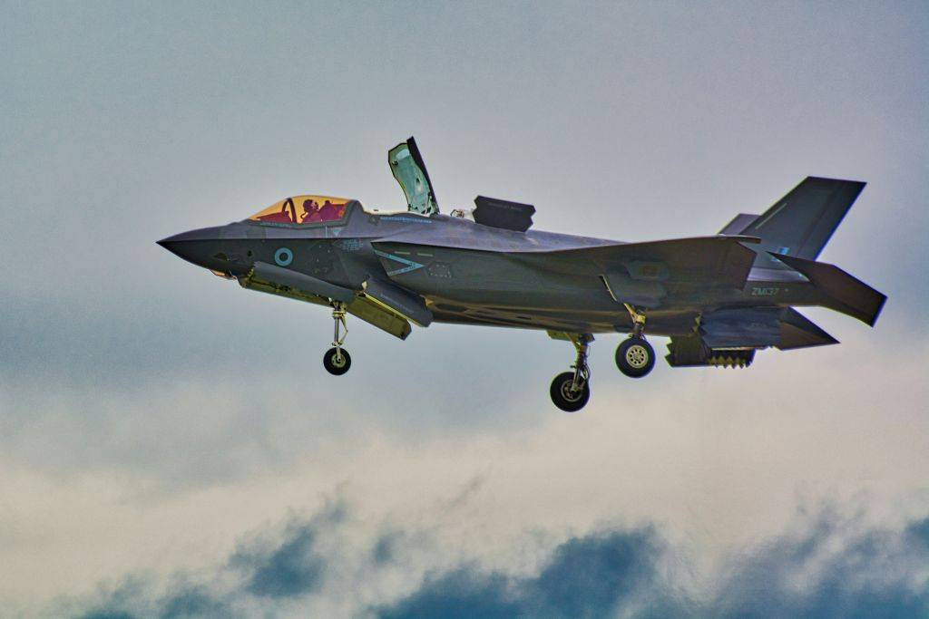 F35