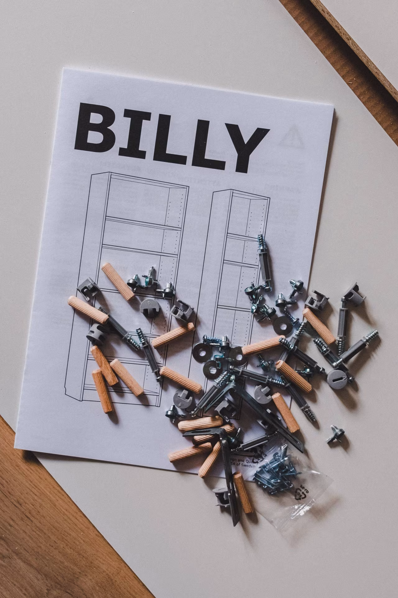Handleiding BILLY boekenkast met montagematerialen zoals deuvels en schroeven, DIY meubelmontage geïnspireerd op (Cardio)logisch toch?!
