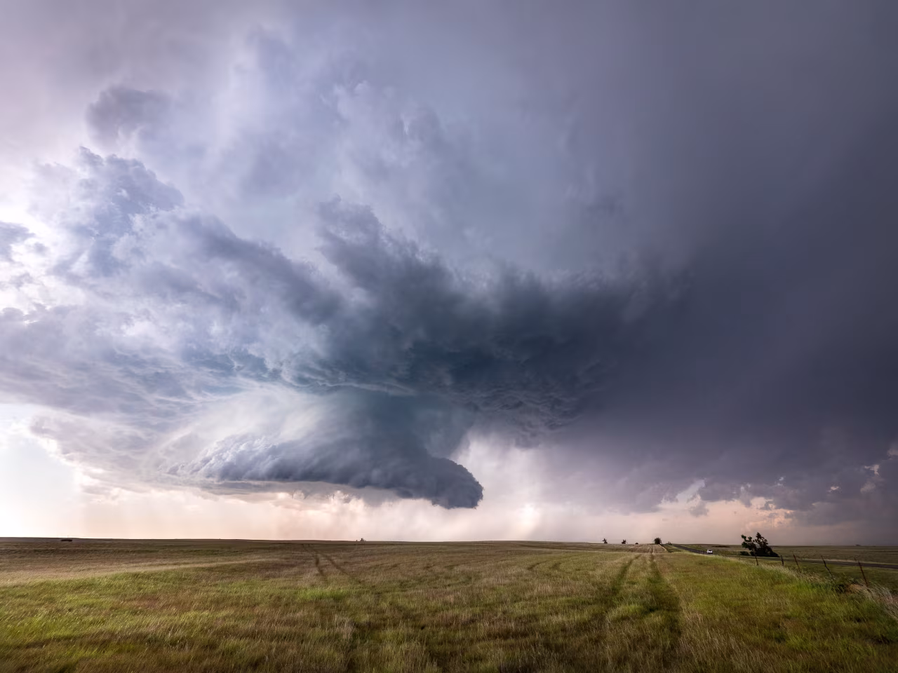 Regionaal weekoverzicht 14-18 feb 2022 toont indrukwekkende onweerswolk en natuurfenomenen in Twente met storm Eunice