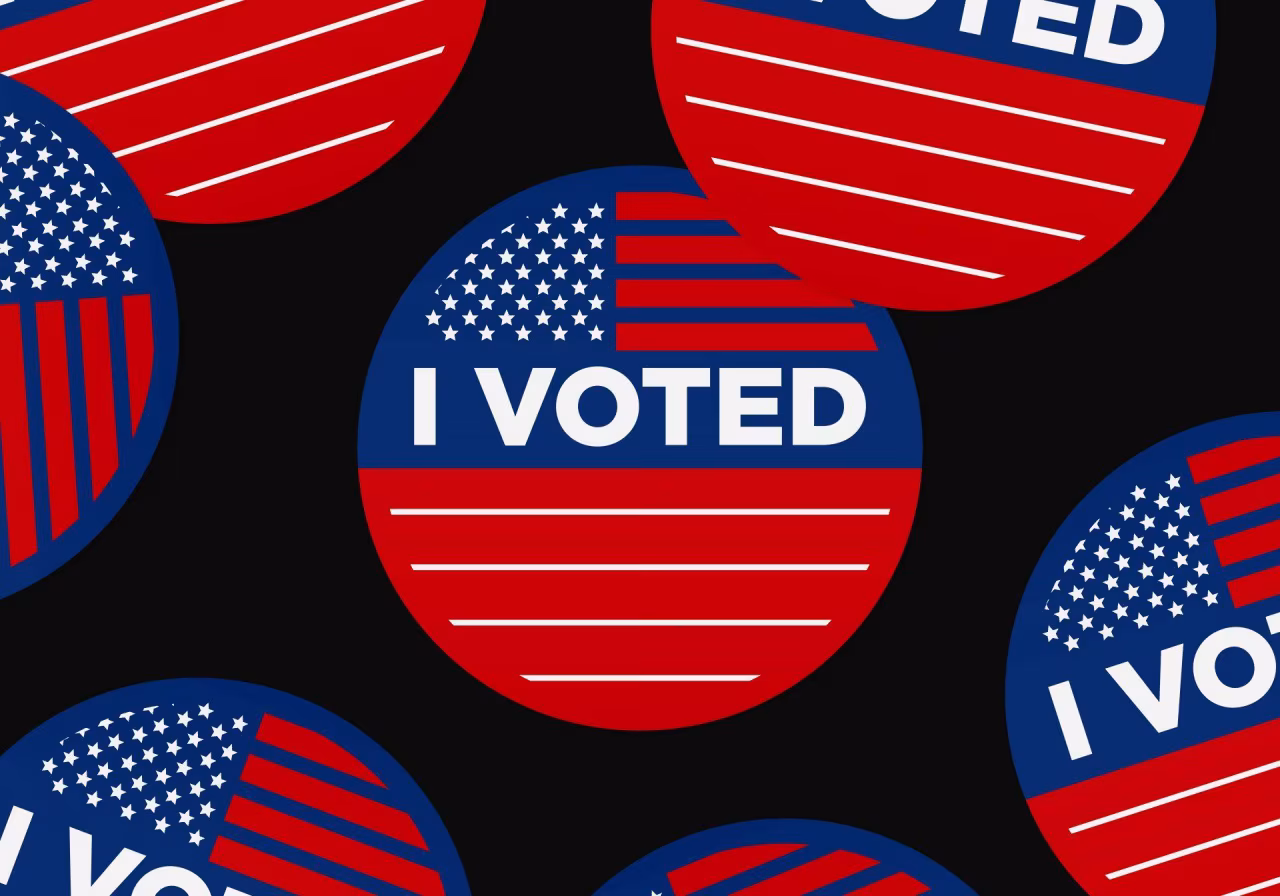 Nieuwsoverzicht 4-10 nov 2024 met afbeeldingen van i voted stickers in usa vlagstijl, verkiezingsuitslagen en actuele politiek