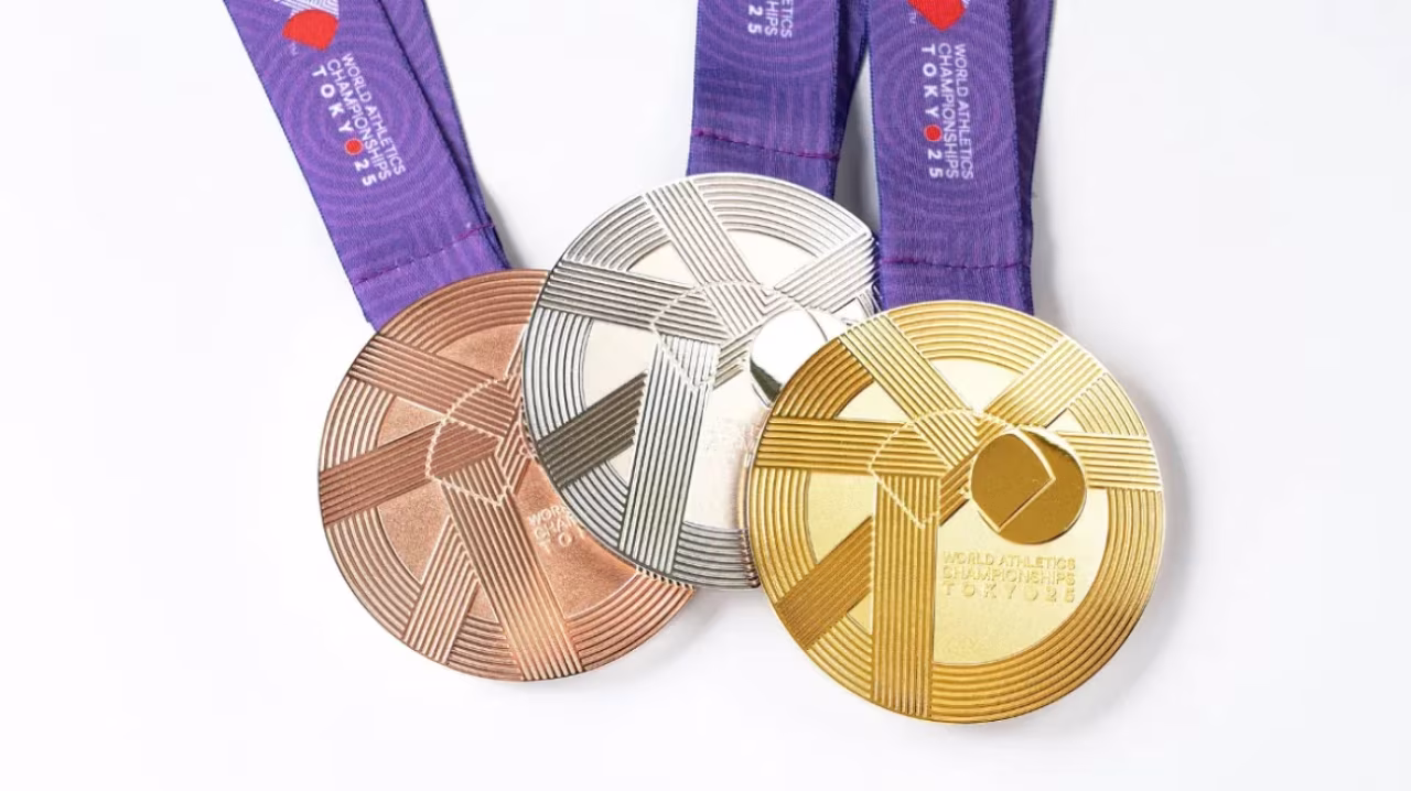 Nieuwsoverzicht september 2025 met medailles World Athletics Tokyo 22 goud zilver brons op witte achtergrond